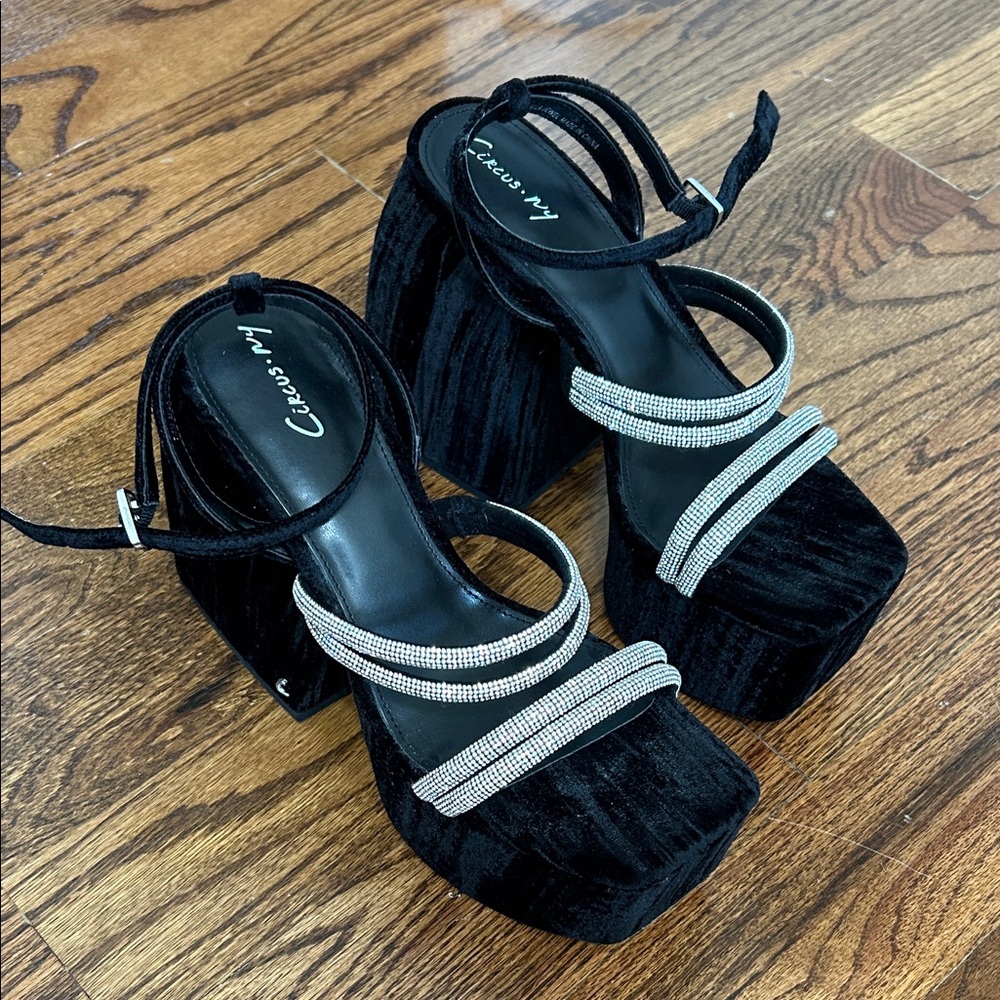 Chic Black Velvet Platform Heels by Curious My
